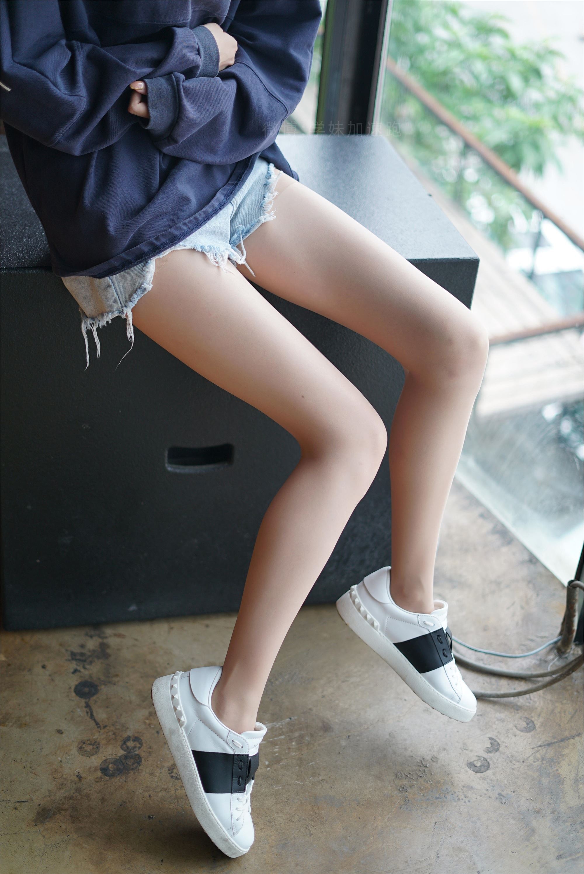 学妹加速跑 XM087《腿玩年的腿-九九》